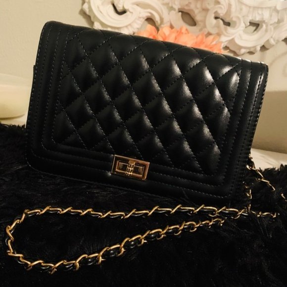 ❤️‍🔥OVER THE SHOULDER QUILTED CHAIN BAG❤️‍🔥 - Picture 1 of 7